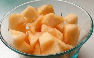 吃哈密瓜后腮帮子里疼,腮帮子疼痛揭秘